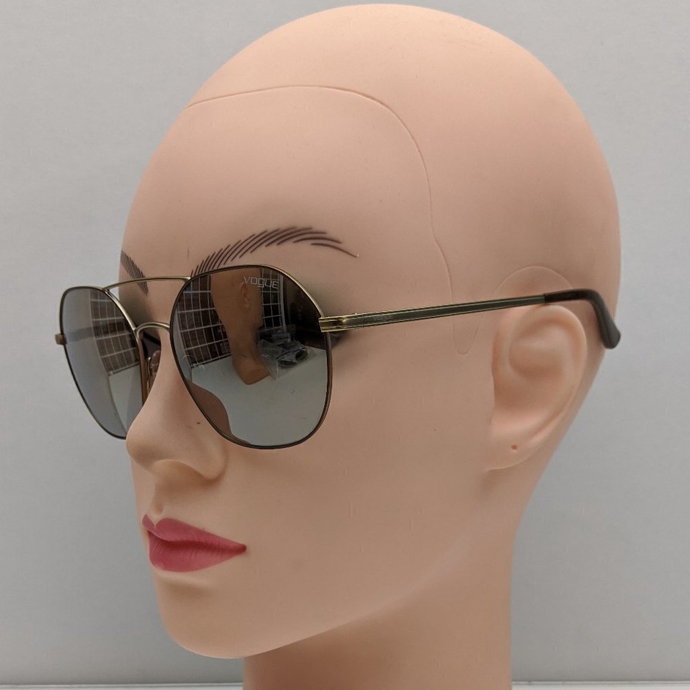 🕶️Vogue VO4022-S 50215A Sunglasses 55/17 135 /KAI138🕶️ - Picture 7 of 7